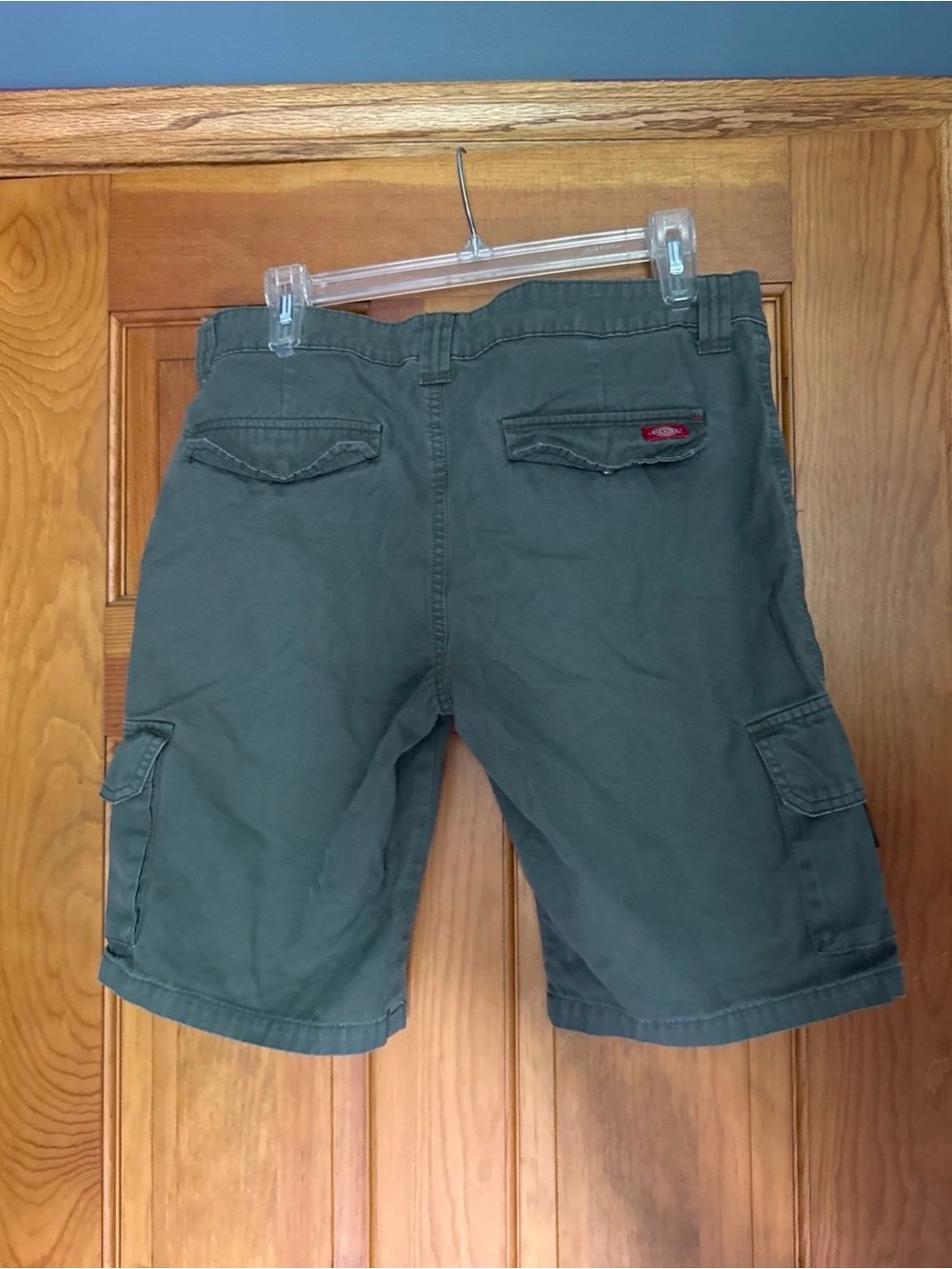 Cargo shorts - Picture 2 of 4